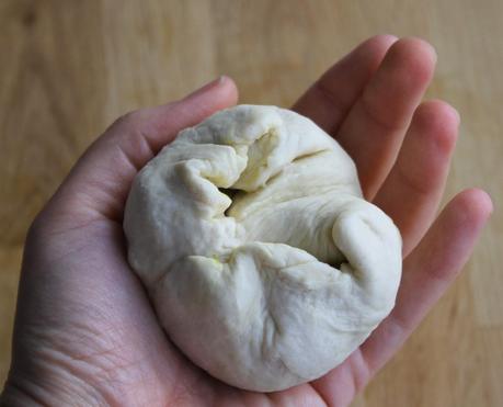 Amritsari naan, pan hindú relleno Amritsari naan, pan hindú relleno