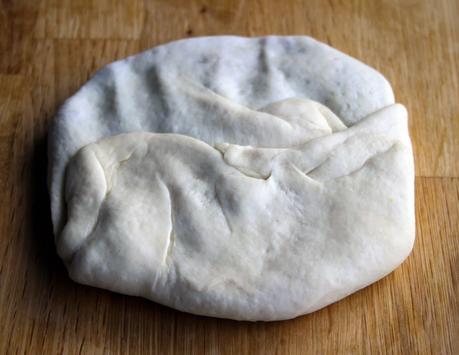 Amritsari naan, pan hindú relleno Amritsari naan, pan hindú relleno