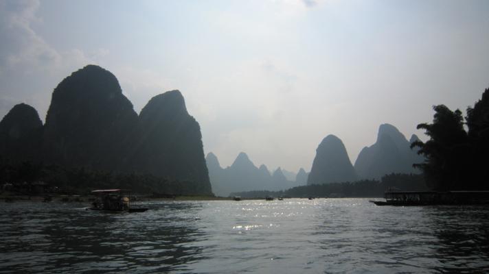 Travesía por el río Li hasta Yangshuo Travesía por el río Li hasta Yangshuo