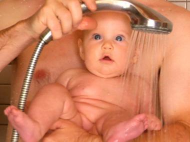 Cuatro bebés en cuatro continentes Cuatro bebés en cuatro continentes