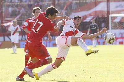 APERTURA 2010: LOS MIRA A TODOS DESDE ARRIBA APERTURA 2010: LOS MIRA A TODOS DESDE ARRIBA