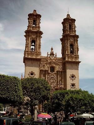 Delicias Artesanales: 3 Ejemplos de Arquitectura Religiosa en México Delicias Artesanales: 3 Ejemplos de Arquitectura Religiosa en México