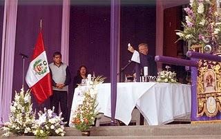 PADRE JUAN LUIS LAZARTE EN LA UNI DEL CIELO