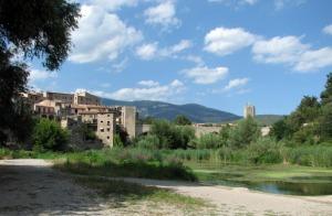 Besalú desde la balsa.