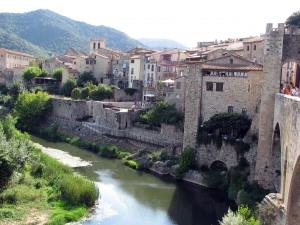 Besalú desde el puente.