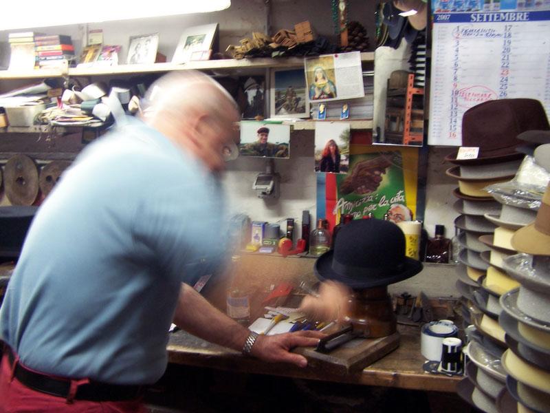 G.Pedersini una antigua Sombrerería de Brescia G.Pedersini una antigua Sombrerería de Brescia