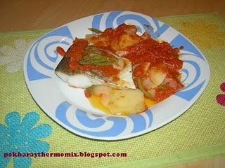 Bacalao con tomate y patatas panadera