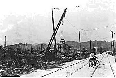 Destrucción de Hiroshima por una bomba atómica