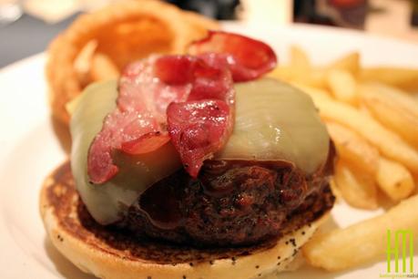 NEW YORK BURGER CASTELLANA: La hamburguesa reina (por fin) en Azca. NEW YORK BURGER CASTELLANA: La hamburguesa reina (por fin) en Azca.