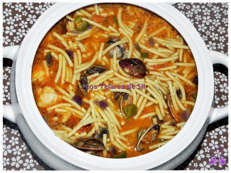 FIDEOS CON ALMEJAS, RAPE Y GAMBAS. ¡RIQUÍSIMO! FIDEOS CON ALMEJAS, RAPE Y GAMBAS. ¡RIQUÍSIMO!