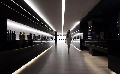 Fran Silvestre Arquitectos diseña Vegamar Selección, una inmaterial vinoteca en la valenciana calle Colón. Fran Silvestre Arquitectos diseña Vegamar Selección, una inmaterial vinoteca en la valenciana calle Colón.