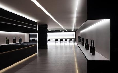 Fran Silvestre Arquitectos diseña Vegamar Selección, una inmaterial vinoteca en la valenciana calle Colón. Fran Silvestre Arquitectos diseña Vegamar Selección, una inmaterial vinoteca en la valenciana calle Colón.