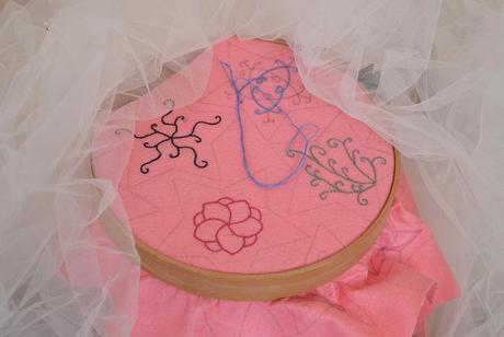 Adornando la Navidad Adornando la Navidad