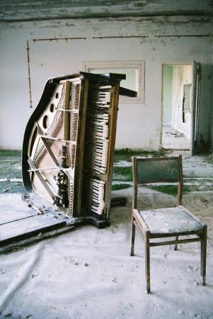 Prípiat y Detroit. Historia de dos ciudades piano-roto