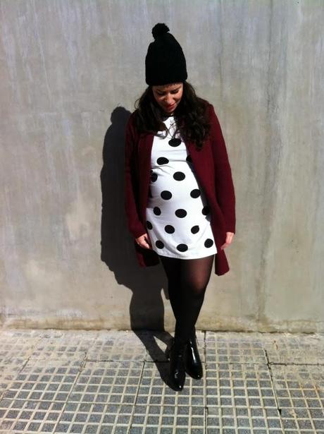 .Lunares y burgundy. .Lunares y burgundy.