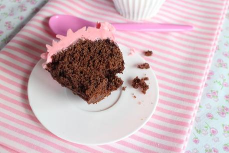 Cupcakes de chocolate en taza Cupcakes de chocolate en taza