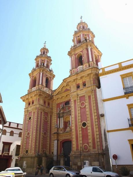 La Iglesia de San Ildefonso (2): la fachada principal.