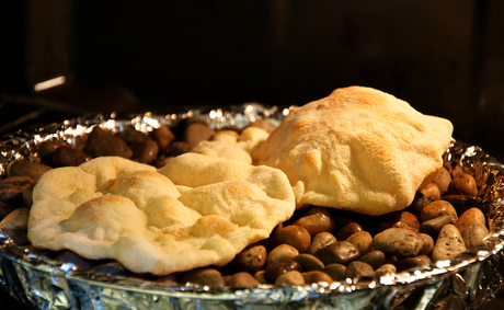 Hummus y mini pan taboon o laffa Hummus y mini pan taboon o laffa