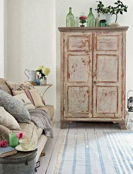 Reciclar un viejo o antiguo ropero como mueble del salón - Paperblog