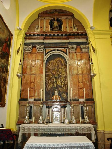 La Iglesia de San Ildefonso (10): el retablo de la Virgen del Coral.