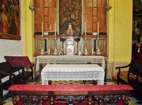 La Iglesia de San Ildefonso (10): el retablo de la Virgen del Coral.