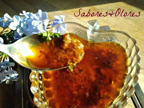 SALMON SALVAJE EN SALSA DE AJO Y PIMENTÓN CON CHOYOTAS SALMON SALVAJE EN SALSA DE AJO Y PIMENTÓN CON CHOYOTAS