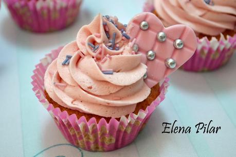 Cupcakes de Fresa súper jugosos con buttercream de Fresa Cupcakes de Fresa súper jugosos con buttercream de Fresa