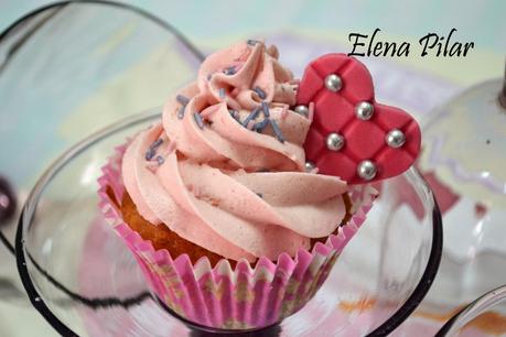 Cupcakes de Fresa súper jugosos con buttercream de Fresa Cupcakes de Fresa súper jugosos con buttercream de Fresa