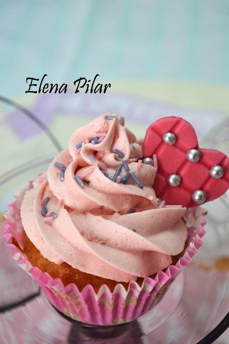 Cupcakes de Fresa súper jugosos con buttercream de Fresa Cupcakes de Fresa súper jugosos con buttercream de Fresa