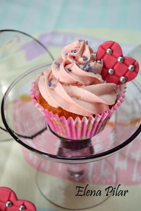 Cupcakes de Fresa súper jugosos con buttercream de Fresa Cupcakes de Fresa súper jugosos con buttercream de Fresa