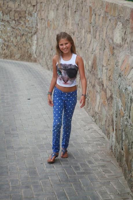 Moda para niñas verano Patricia Arata fotografia, jeans, polka dots, ropa de niñas