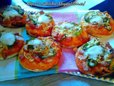 Tarta de nueces y crema de chocolate, con frambuesas y rocas de nueces caramelizadas! Tarta de cumpleaños de Tatiana! Tort de ciocolata si nu!ci cu zmeura si nuci caramelizate Tarta de nueces y crema de chocolate, con frambuesas y rocas de nueces caramelizadas! Tarta de cumpleaños de Tatiana! Tort de ciocolata si nu!ci cu zmeura si nuci caramelizate