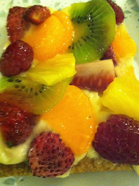 COCA DE HOJALDRE CON FRUTAS COCA DE HOJALDRE CON FRUTAS