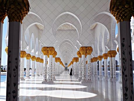 La Gran Mezquita de Abu Dhabi La Gran Mezquita de Abu Dhabi