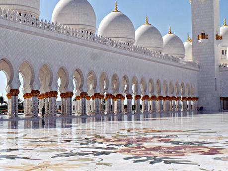 La Gran Mezquita de Abu Dhabi La Gran Mezquita de Abu Dhabi