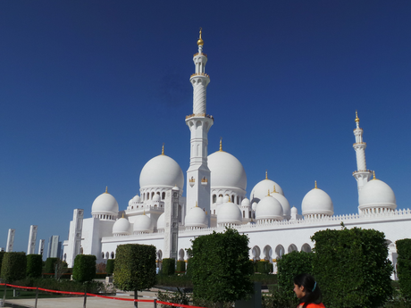 La Gran Mezquita de Abu Dhabi La Gran Mezquita de Abu Dhabi