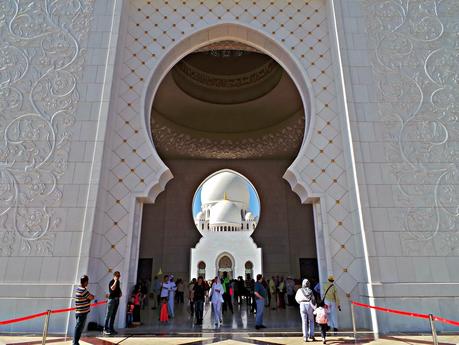 La Gran Mezquita de Abu Dhabi La Gran Mezquita de Abu Dhabi