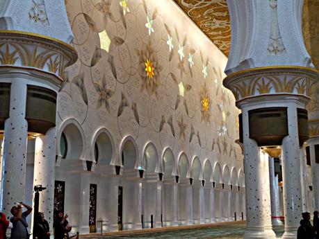 La Gran Mezquita de Abu Dhabi La Gran Mezquita de Abu Dhabi