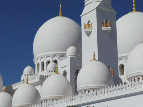 La Gran Mezquita de Abu Dhabi La Gran Mezquita de Abu Dhabi