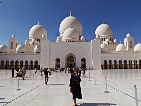 La Gran Mezquita de Abu Dhabi La Gran Mezquita de Abu Dhabi