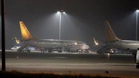 Hay 15 muertos por el choque de un micro y un camión en Mendoza Hay 15 muertos por el choque de un micro y un camión en Mendoza