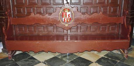 La Iglesia de San Ildefonso (14): los bancos.