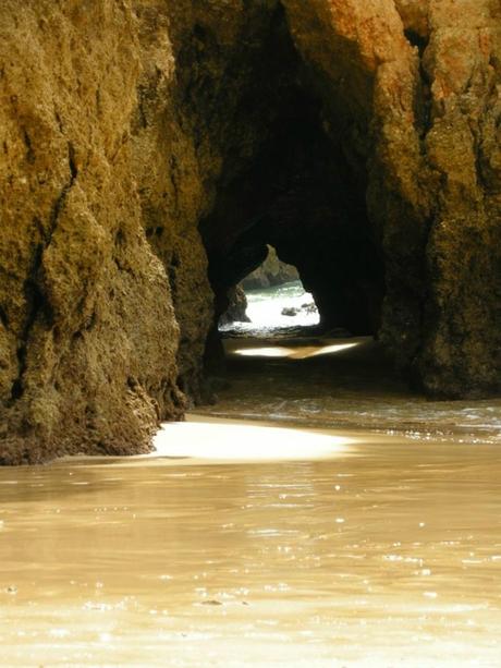 Las 15 cuevas más impresionantes del mundo Playa de cuevas en la ciudad de Algarve, Portugal