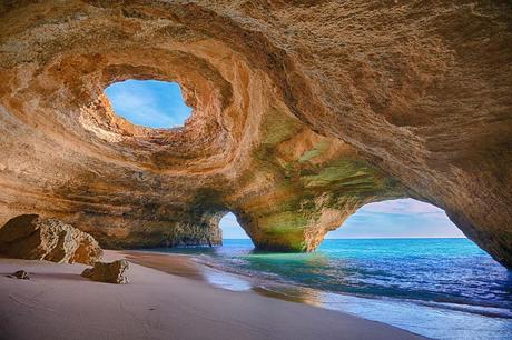 Las 15 cuevas más impresionantes del mundo Playa de cuevas en la ciudad de Algarve, Portugal