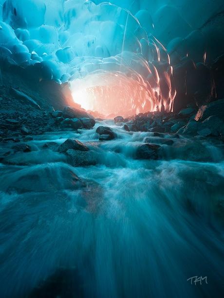 Las 15 cuevas más impresionantes del mundo Cuevas glaciar Mendenhall en Alaska es famosa por sus enormes cuevas de hielo.