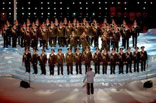 El coro de la policía rusa interpreta el 'Get Lucky' de Daft Punk El coro de la policía rusa interpreta el 'Get Lucky' de Daft Punk