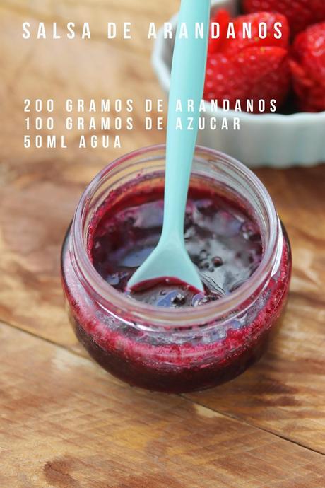 Concha de Panna Cotta con salsa de arándanos Concha de Panna Cotta con salsa de arándanos