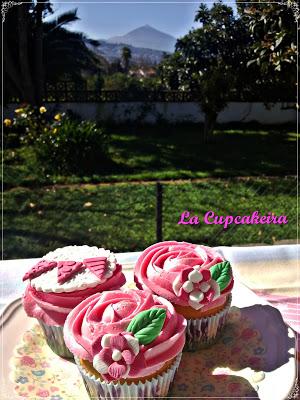 Tarta de Rosas y Cupcakes románticos