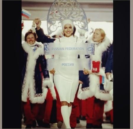 Irina Shayk desfiló orgullosa con la delegación rusa, en los Juegos de Invierno de Sochi