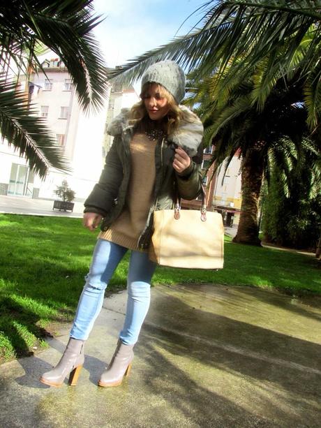 WARM SWEATER WARM SWEATER